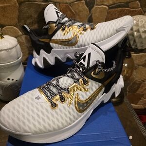 Nike Giannis Immortality Championship Men Shoe White Black Gold Size 11.5